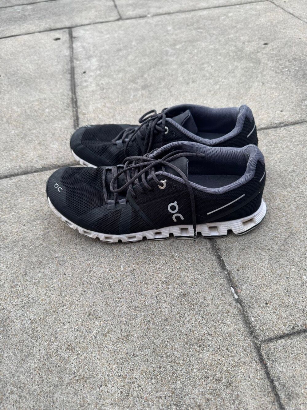 On Cloud 5 Black White Running Shoes Women’s Size 8 EU 39 Sneakers